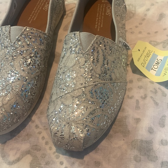 New Toms Classic Silver Lace Glitz Floral Glitter Slip On Sz 9 - Picture 5 of 7
